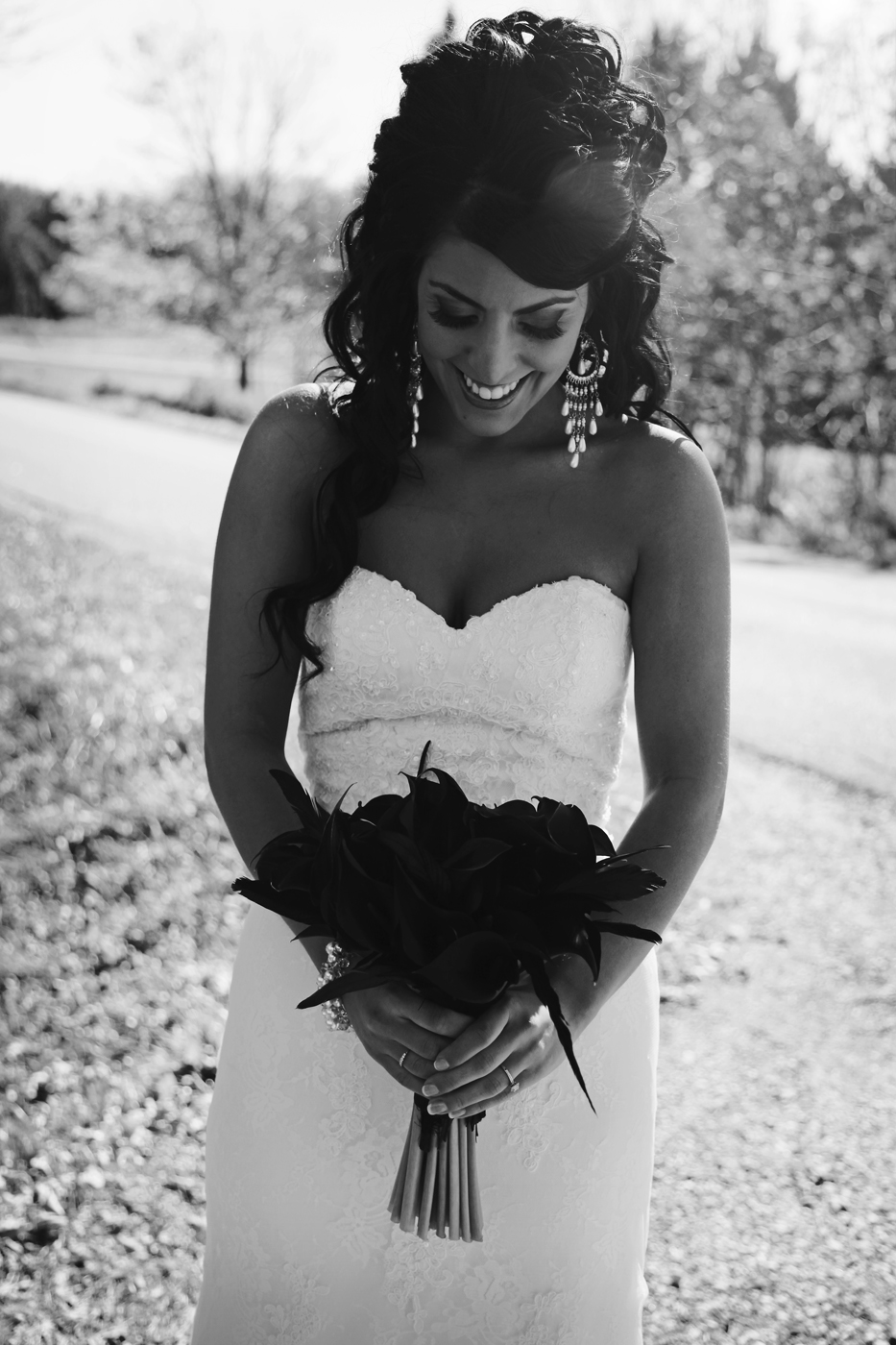 calla-lily-bouquet-elora-wedding-lace-dress