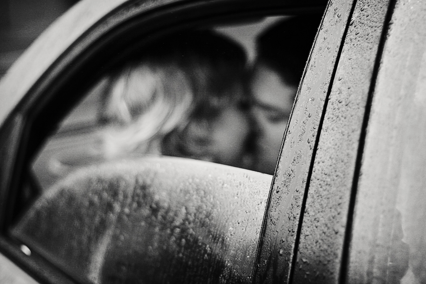 ottawa-engagement-session-rain